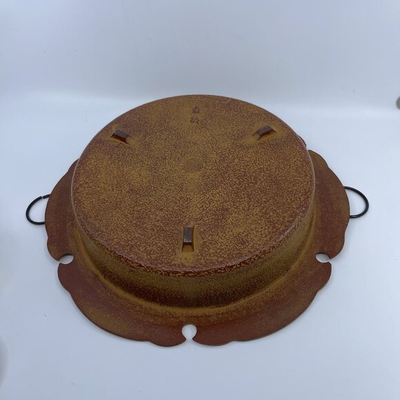 vintage japanese cast iron pan with ornate floral embossing & handles - Picture 5 of 7